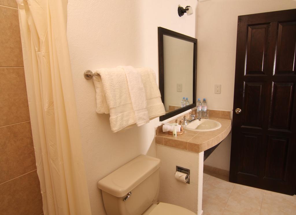 Hotel Villa Del Villar Querétaro Szoba fotó